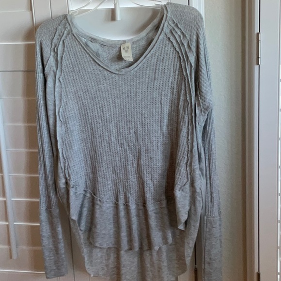 Free People EUC. Curved Hen HI Lo hem.  XS.  light Grey - Picture 1 of 4